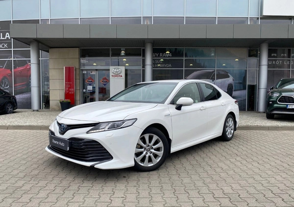 Toyota Camry cena 109900 przebieg: 97266, rok produkcji 2020 z Kalisz małe 562